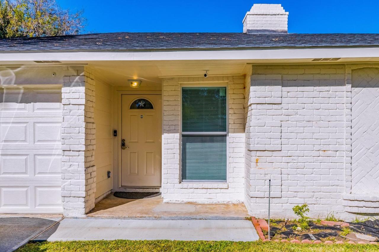 Bellaire West Retreat Villa Houston Exterior photo